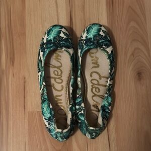 Sam Edelman Tropical Green Leaf Print Flats